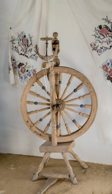 eski Milli ahşaptan yapılmış