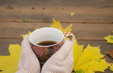 güzel bir fincan sıcak içecek