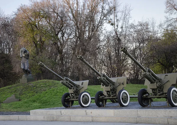 Dělostřeleckých baterií Velké vlastenecké války — Stock fotografie