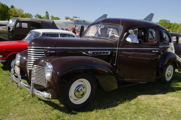 Coche retro en la exposición, Kiev, Ucrania — Foto de Stock