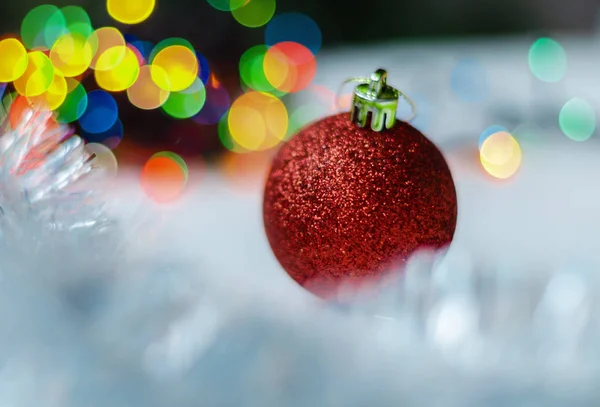 Schönes festliches Lametta für Weihnachten oder Neujahr, schöner Hintergrund — Stockfoto