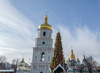 Sofievskaya Meydanı, Kiev, Ukrayna 'daki ana Noel ağacı., 
