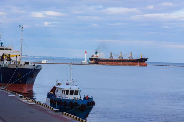 Kargo gemisi Harbour — Stok fotoğraf