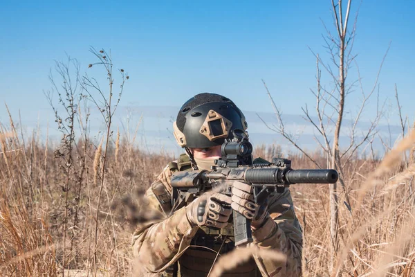 Entraînement de joueur de Strikeball Airsoft — Photo