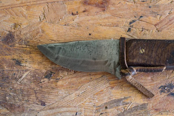 Imagen Cuchillo Viejo Mesa Madera Hoja Caza Vintage Oxidado — Foto de Stock