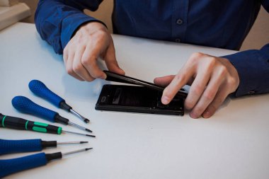 cep telefonu tamiri yakın çekim 