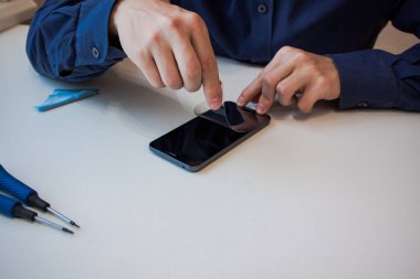 cep telefonu tamiri yakın çekim 