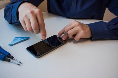 cep telefonu tamiri yakın çekim 