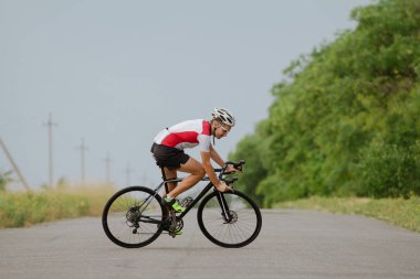 Profesyonel bisikletçi eğitim offroad alanları, Bisiklet binici yalnız açık sürme