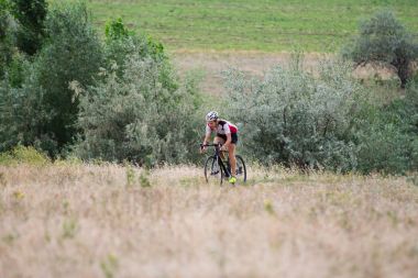 Profesyonel bisikletçi eğitim offroad alanları, Bisiklet binici yalnız açık sürme