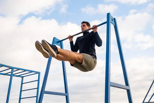 Jeune Entraînement Masculin Fit Faire Des Exercices Plein Air Sur — Photo