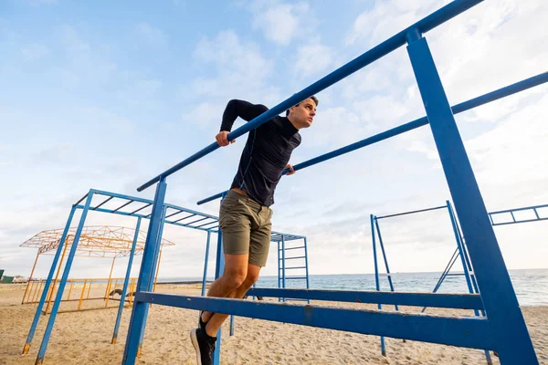 Young Fit Male Training Exercises Outdoor Beach — Stok fotoğraf