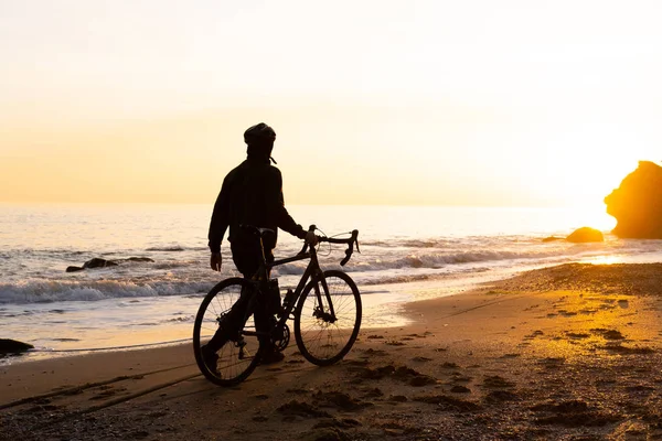 Silhouette Young Male Bicycle Rider Helmet Beach Beautiful Sunset — 스톡 사진