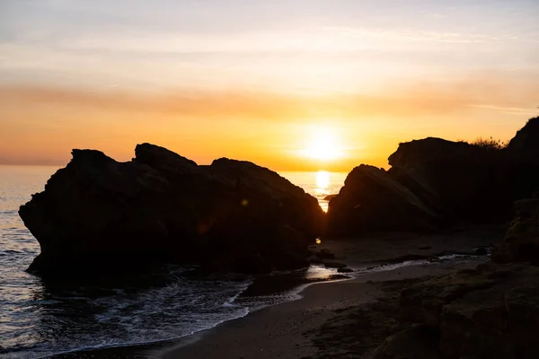 Peisaj Frumos Apus Soare Stânci Mare — Fotografie, imagine de stoc