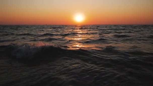 Пейзаж Красивого Золотого Восхода Солнца Морском Пляже — стоковое видео