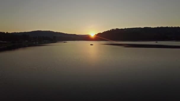 Aerial of lonely boat on lake — Stock Video