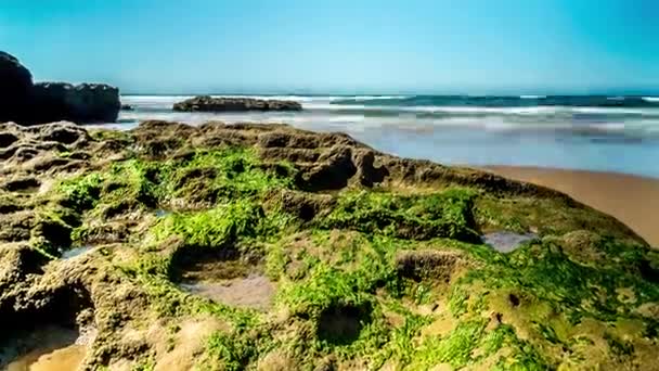 TimeLapse a rock, a strandon Marokkóban — Stock videók