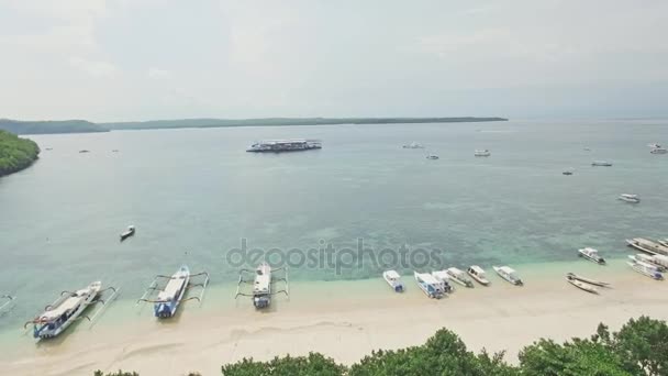 Hermoso puerto con aguas poco profundas en Indonesia — Vídeos de Stock