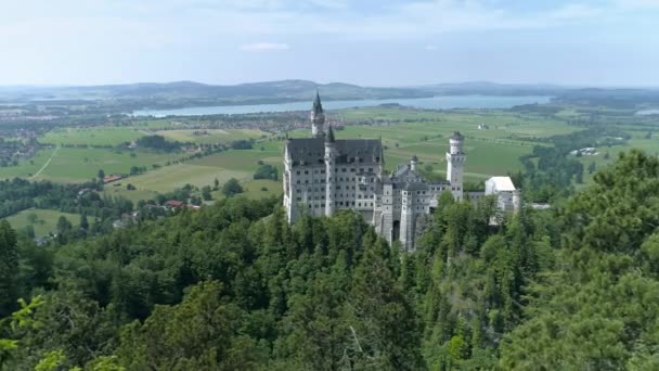Κάστρο στις βαυαρικές Άλπεις που ονομάζεται Neuschwanstein — Αρχείο Βίντεο