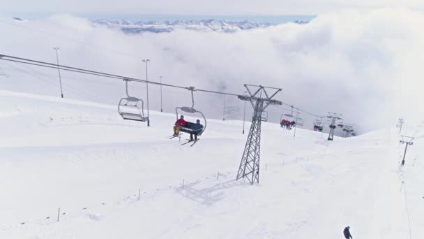 Зимовий курорт в Швейцарії — стокове відео