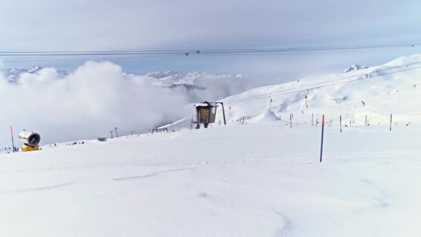 Wintersportort in der Schweiz — Stockvideo
