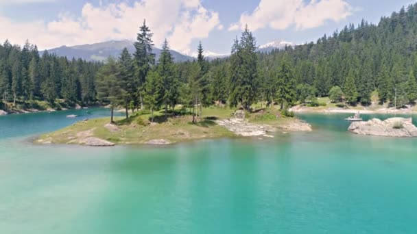 Lago na Suíça Montanhas — Vídeo de Stock