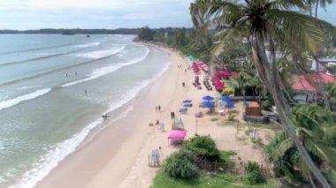 Weligama Bay Sri Lanka Hava görüntüleri. 4 k Slowmotion görüntüleri