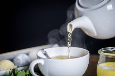 Mochi tatlı ve dökme çay