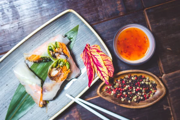 Spring rolls demek