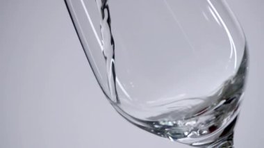 Cam su akışı başlar.