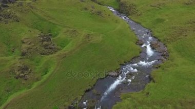 İzlanda'nın Güney Scowgau nehirde. Andreev.