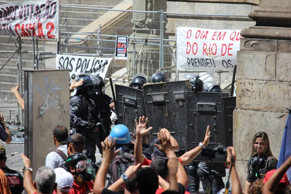 Truculência policial em protestos no Rio de Janeiro — Fotografia de Stock