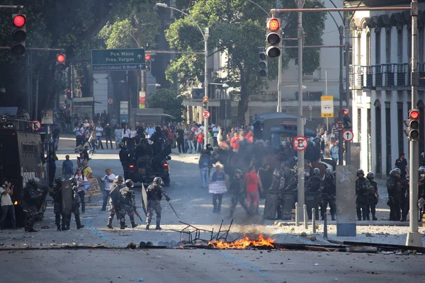 リオ ・ デ ・ ジャネイロの抗議で警察あくせい — ストック写真