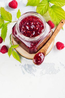 Ahududu reçeli ve ahududu