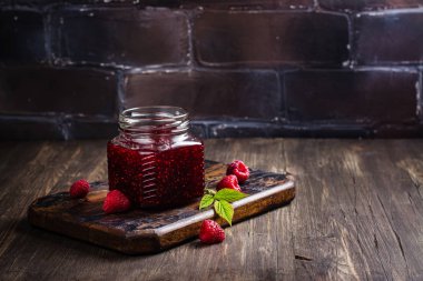 Ahududu reçeli ve ahududu