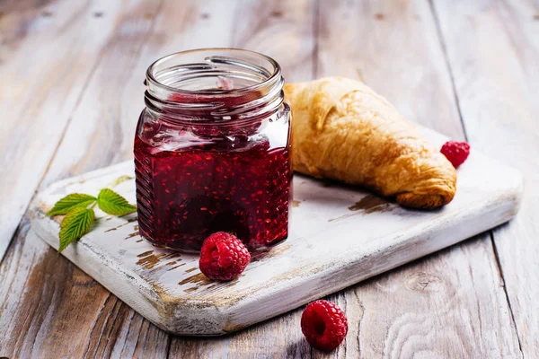 Ahududu reçeli ve taze ahududu