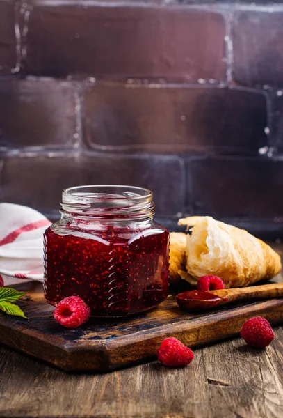 Ahududu reçeli ve taze ahududu