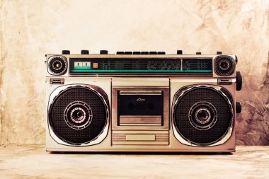Retro radyo stereo kaset çalar 