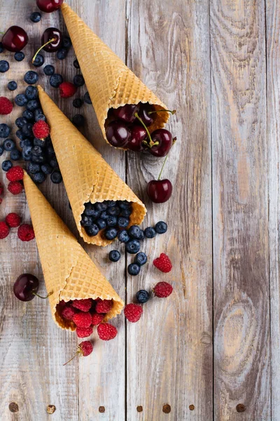 Yaz meyveleri yelpazesi