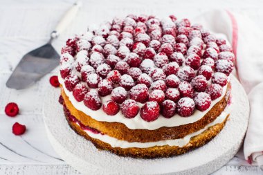 Ev yapımı ahududu cake