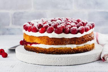 Ev yapımı ahududu cake