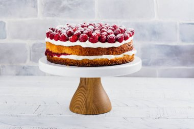 Ev yapımı ahududu cake