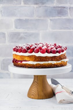 Ev yapımı ahududu cake