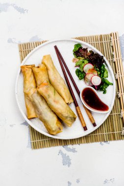 Fried spring rolls sebze ile