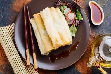 Fried spring rolls sebze ile