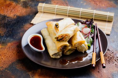 Fried spring rolls sebze ile