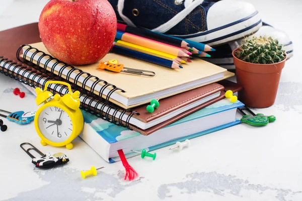 Ritorno al concetto di scuola — Foto Stock