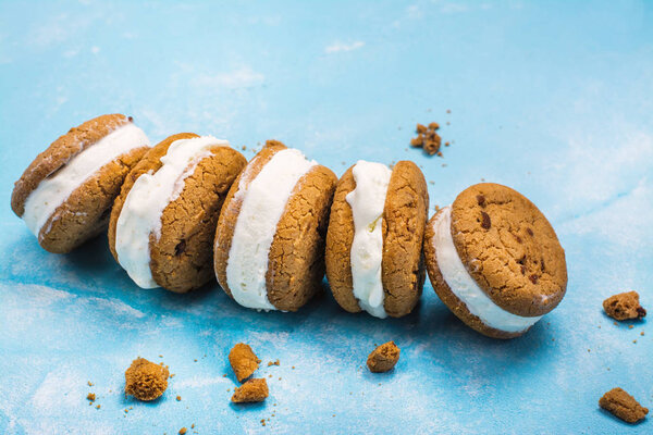 бутерброды с шоколадными капельками
