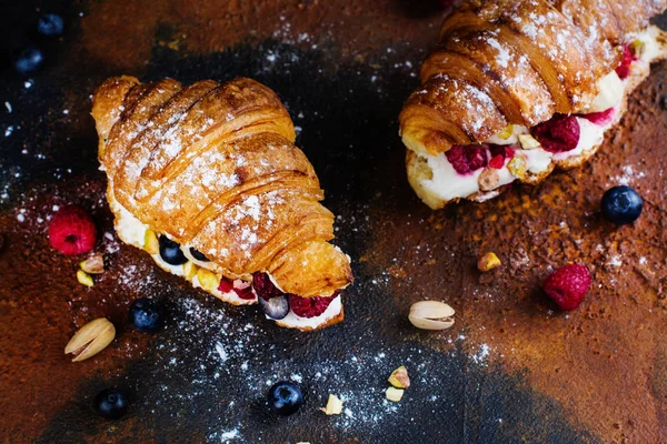 Croissants with cream cheese — Stock Photo, Image