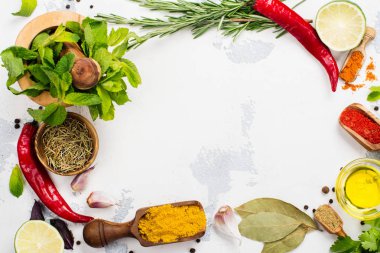 Çeşitli otlar ve baharatlar